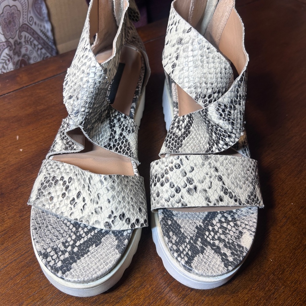 Steve Madden Black and White Snakeskin Sandals